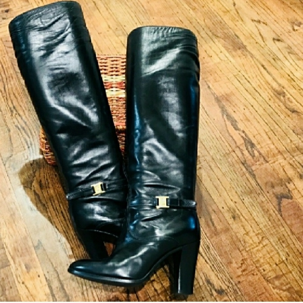 Gucci boots and victoria pillows